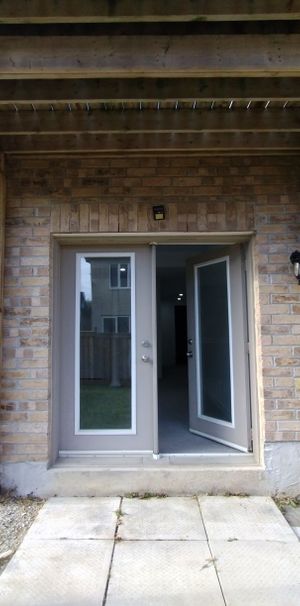 For Lease - 1461 Lormel Gate Avenue Unit# Basement, Innisfil, Ontario - Photo 1