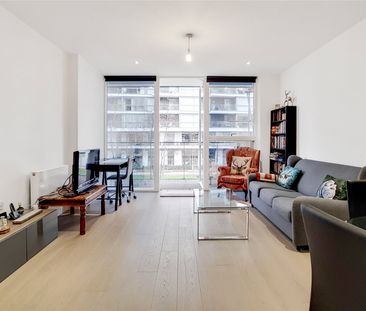 River Gardens Walk Greenwich SE10 - Photo 3