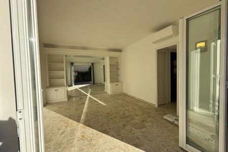 LOCATION VIDE 2P - ST JEAN VILLAGE - Photo 2