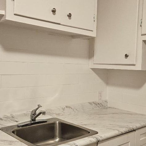 Villeray, charmant 3 1/2 Non-Fumeur, 2ème étage maison tranquille. - Photo 1