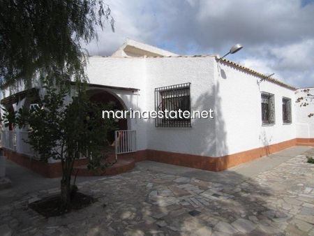 Villa in San Fulgencio, La Marina - Oasis, for rent - Photo 2