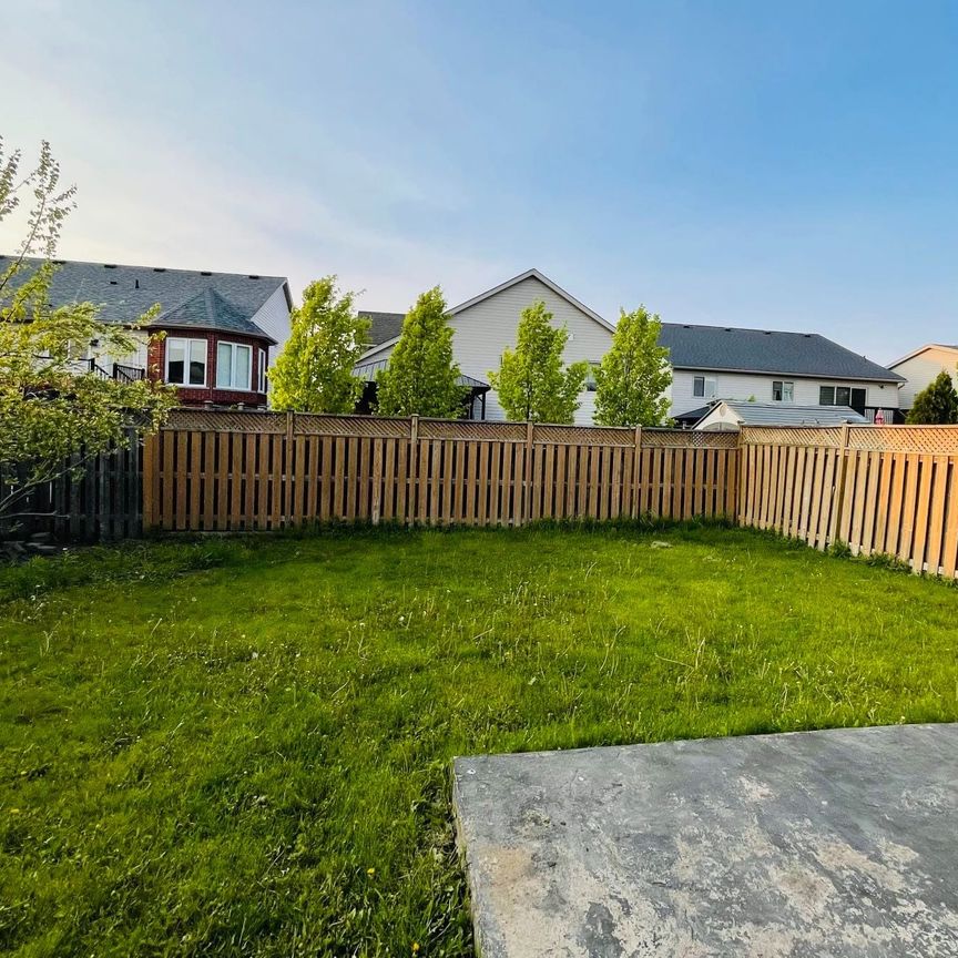 For Lease - 7153 Kelly Drive Unit# Main Fl, Niagara Falls, Ontario - Photo 1