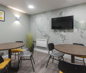 Pannell House - Photo 2