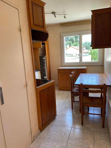 Location Appartement 3 pièces 80m² DRAGUIGNAN 83300 - Photo 5