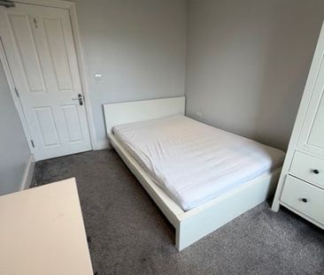 Room in a Shared House, Hartfield Road, SW19 - Photo 3