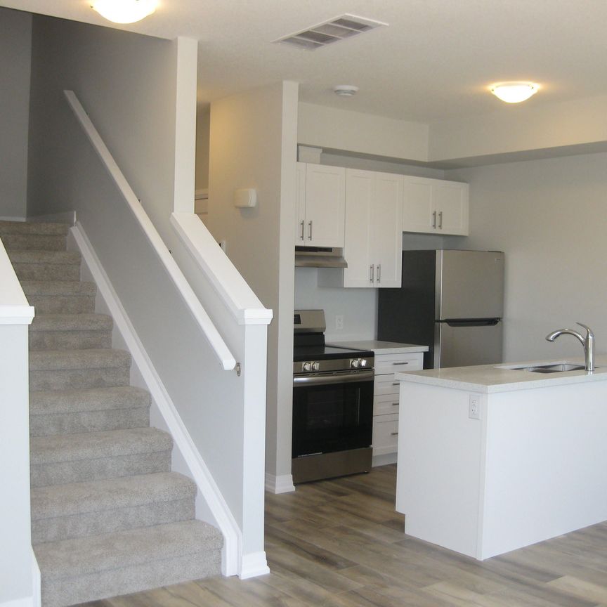 For Lease - 6705 CROPP Street Unit# 73, Niagara Falls, Ontario - Photo 1