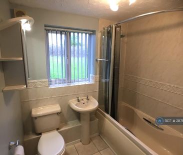 2 bedroom maisonette to rent - Photo 4