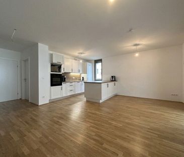 4-Zimmer-Wohnung mit Loggia und Tiefgaragenstellplatz - Photo 2