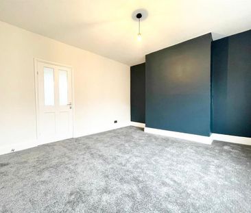 2 bedroom semi-detached house to rent - Photo 6