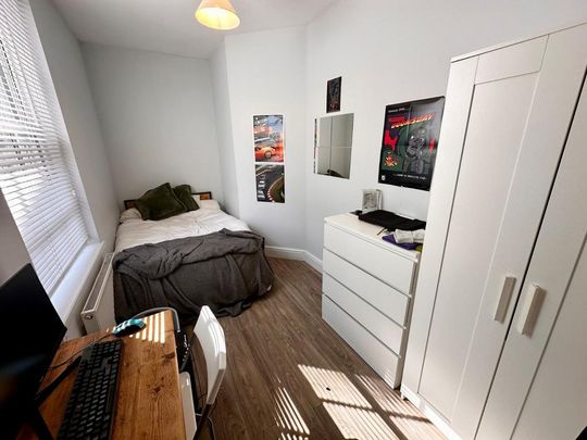 6 bedroom duplex to rent - Photo 1