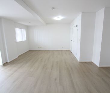 2 Bedroom Unit in Central Location&excl;&excl;&excl; - Photo 2