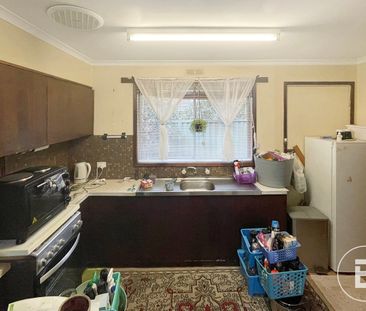 4/2 Weemala Avenue, Delacombe, Vic 3356 - Photo 1