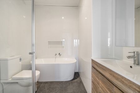 Beautifully Renovated & Perfectly Positioned 3-Bedroom Unit - Photo 4