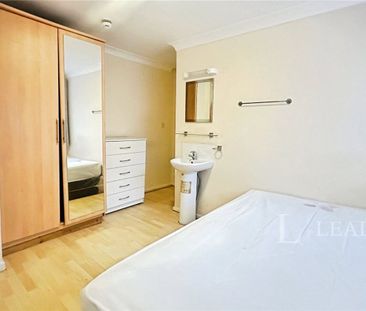 5 bedroom house to rent Brendon Avenue, Luton, Bedfordshire, LU2 - Photo 5