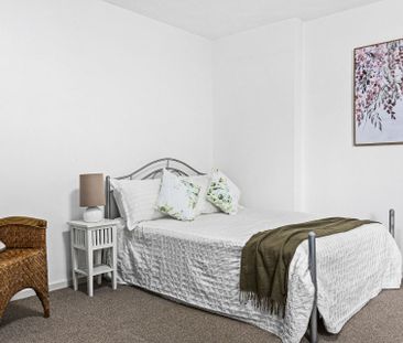 Corner Studio Apartment with Parking, Moments from Centennial Park - Photo 3