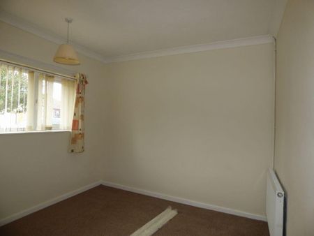 2 bedroom semi-detached bungalow to rent - Photo 3