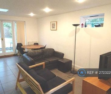 6 bedroom semi-detached house to rent - Photo 1