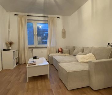 Nachmieter zum 01.Dezember gesucht: Moderne Wohnung mit Küchenübern... - Photo 2