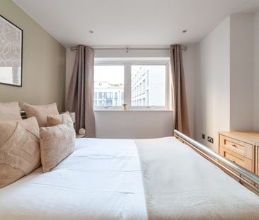 1 Bed Flat, Long Lane, SE1 - Photo 4