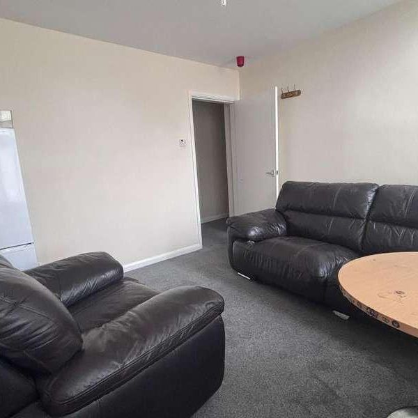 Blaby Road, Wigston, LE18 - Photo 1