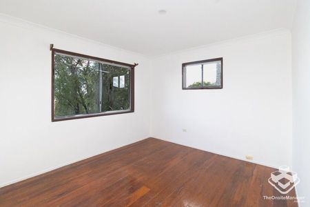 5 rooms, dual living in a very convenient location - Photo 4