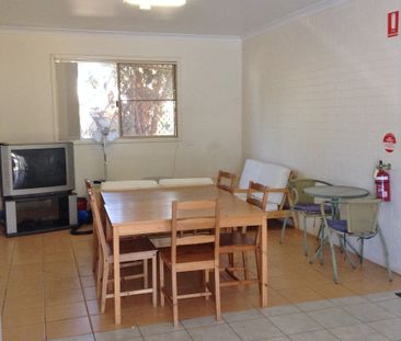 Shared Room In Piccadilly - Photo 1