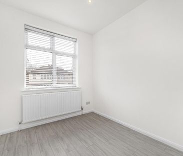 4 bedroom semi-detached house to rent - Photo 5