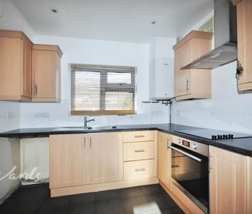 3 bedroom semi-detached house to rent - Photo 5