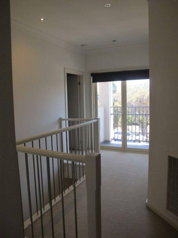 FRESHLY PAINTED! 4 Bed Family Home in Newport - Photo 4