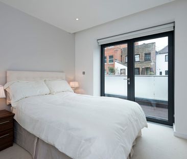 Royal Windsor Quay, Farm Yard, Windsor - Photo 5