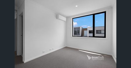 3 BEDROOM TOWNHOUSE - Photo 4