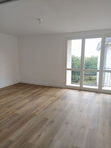 Location Appartement 3 pièces 87m² - Photo 2