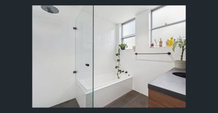 Versatile Coastal Haven Perfect for Large or Multi-Generational Families - ONE WEEKS FREE RENT - Photo 4