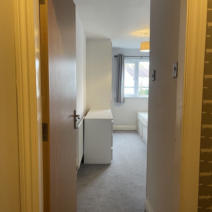 3 Bed Flat, Stonegate Road, LS6 - Photo 1