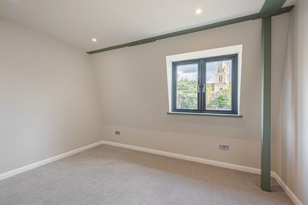 2 Bed Flat, Roehampton Lane, SW15 - Photo 4