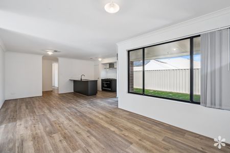 164 Hillsborough Avenue - Photo 2