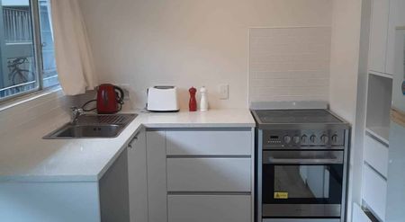 Bright, light, and cosy fourth floor apartment - Photo 2