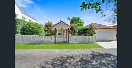 2 The Avenue, Clayfield, Qld 4011 - Photo 2