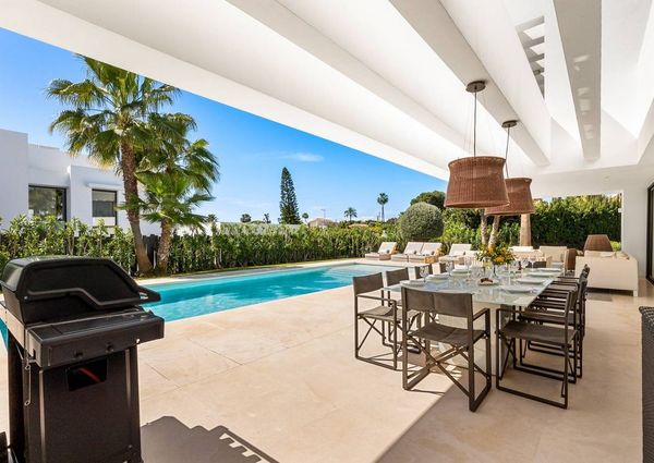 4 bedroom luxury Villa for rent in El Paraíso, Andalusia