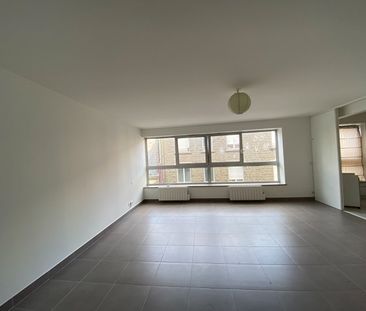 Location Appartement 2 pièces 62m² - Photo 2