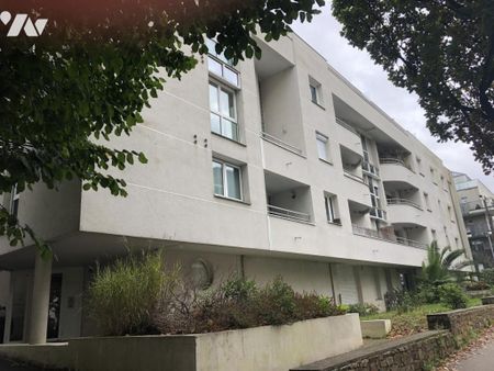 A LOUER NANTES Schuman Appt T2 - balcon - Grand Garage - Photo 4