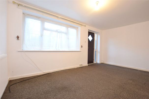 16, Woodsley Green, Leeds, West Yorkshire, LS6 1SD - Photo 1