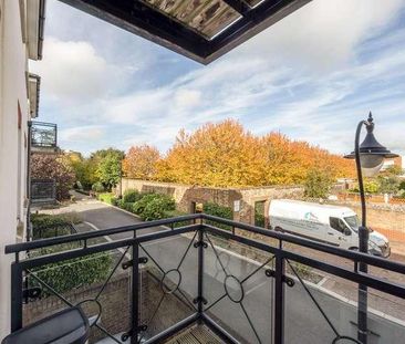 Bader Way, Roehampton, SW15 - Photo 1