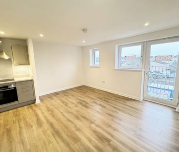 2 Bed, Flat - Photo 1