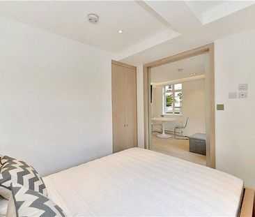 1 bedroom flat in Sloane Avenue - Photo 1