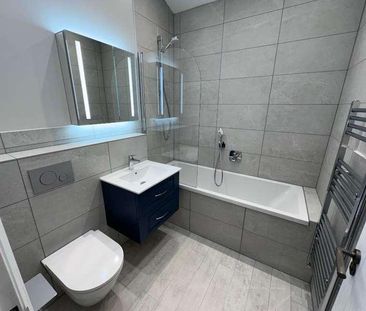 Bridge Road, Hampton Court Village, East Molesey, Surrey, KT8 - Photo 2