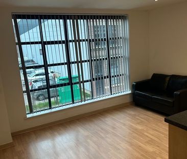 Studio Flat, St. Paul's Square, B3 - Photo 1