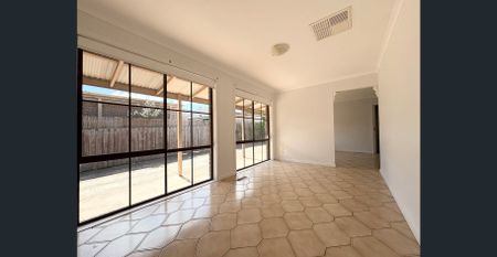 Freshly renovated home in great location - Photo 3