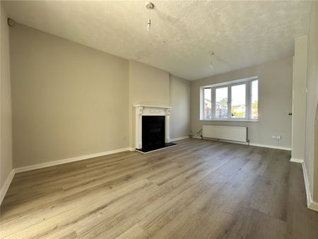 28, Stonegate Lane, Meanwood, Leeds, West Yorkshire, LS7 2TJ - Photo 2