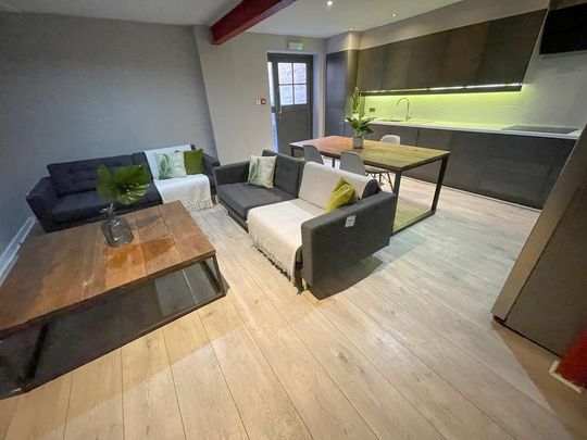 9 bedroom house share to rent - Photo 1